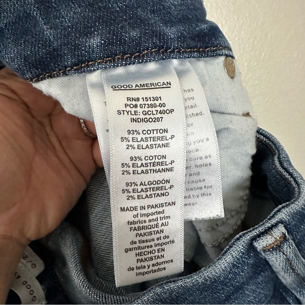 Good American Classic Slim Straight Jeans - Picture 8 of 10
